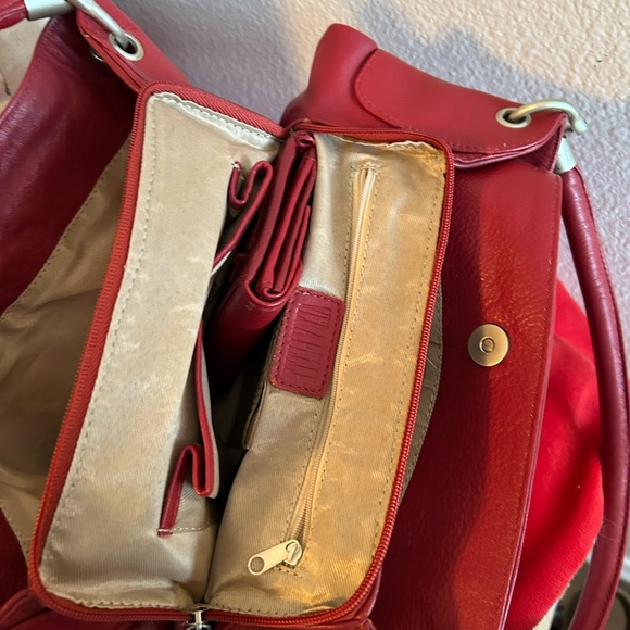 Vera Pelle hand bag with matching wallet. - Picture 10 of 11